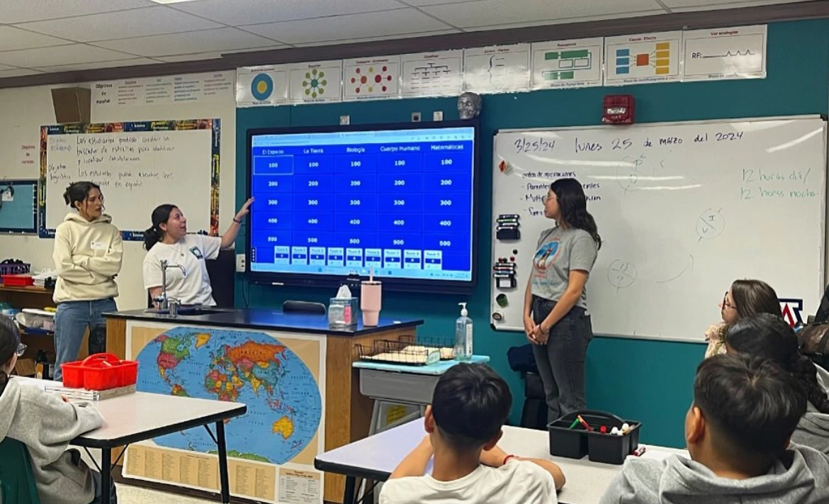 SACNAS students presenting in a classroom